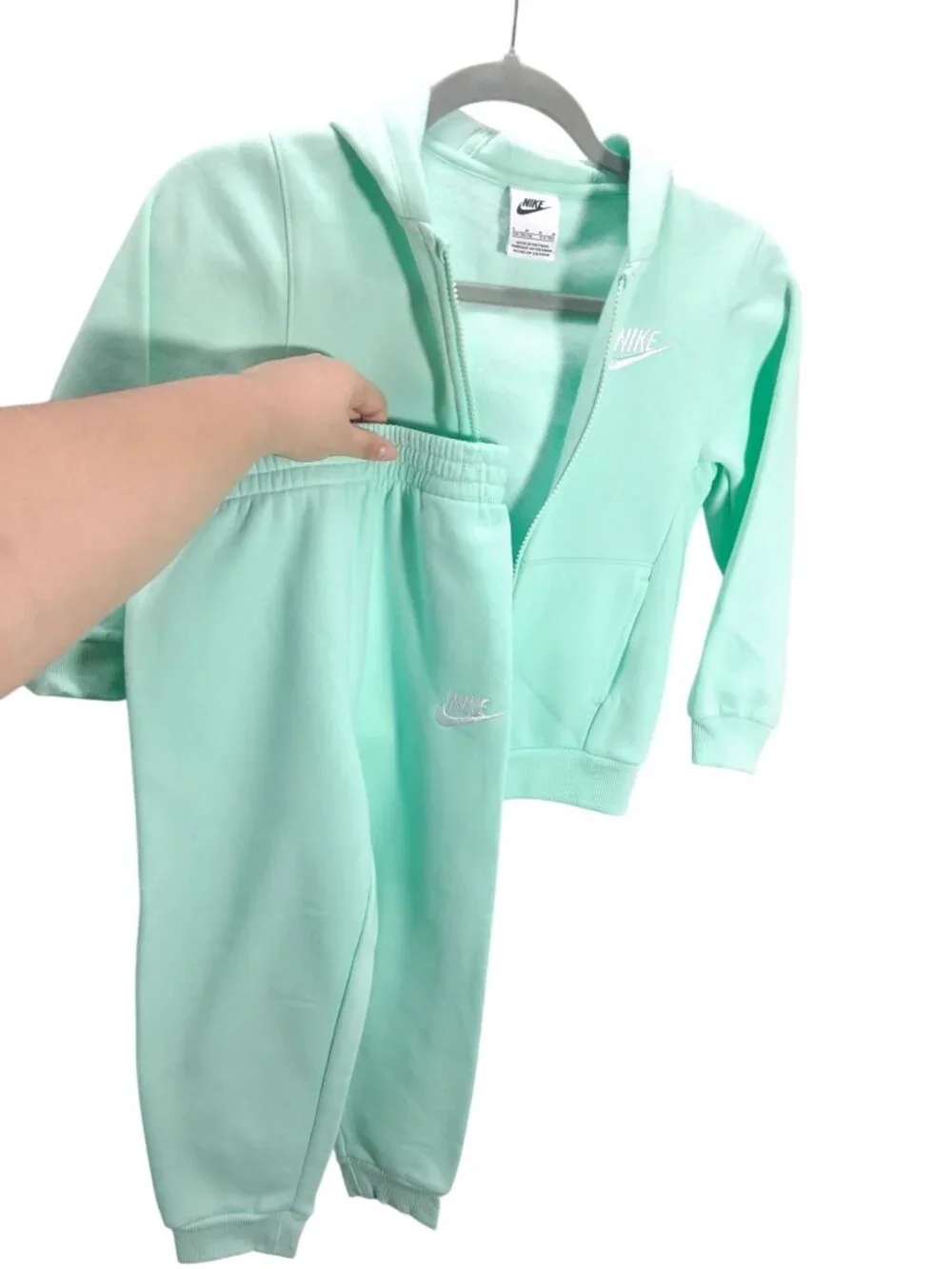 Nike Kids Mint Green Full-Zip Hoodie & Jogger Set Size 6 5-6 Years Soft Cotton-B - Picture 6 of 7